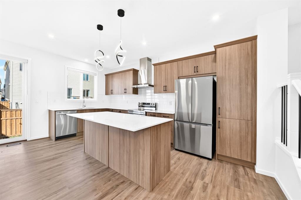 Exterior side view — 118 Yorkstone Villas SW